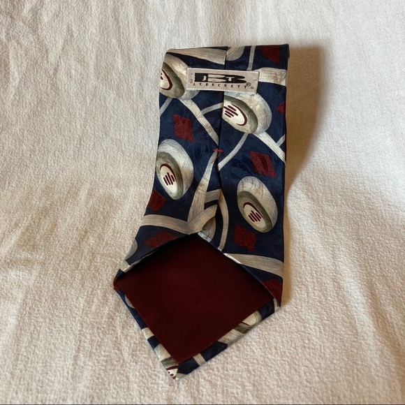 FREE IF BUNDLED JT Beckett Neck Tie Red, White, & Blue 100% Italian Silk OS EUC - Picture 4 of 5